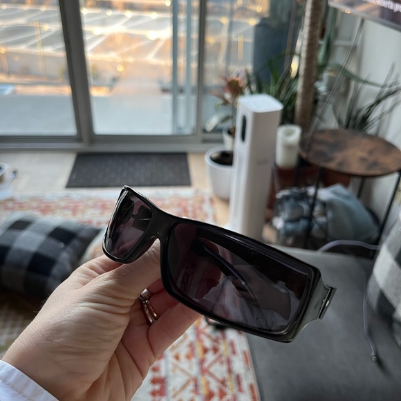 Vintage y2k Gucci Sunglasses with case - Picture 4 of 6